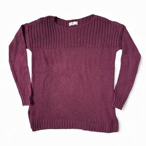 HOLLISTER BURGUNDY SWEATER!!
